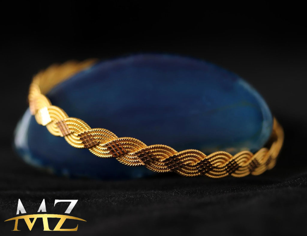 تصویرحلقه دور سنگ