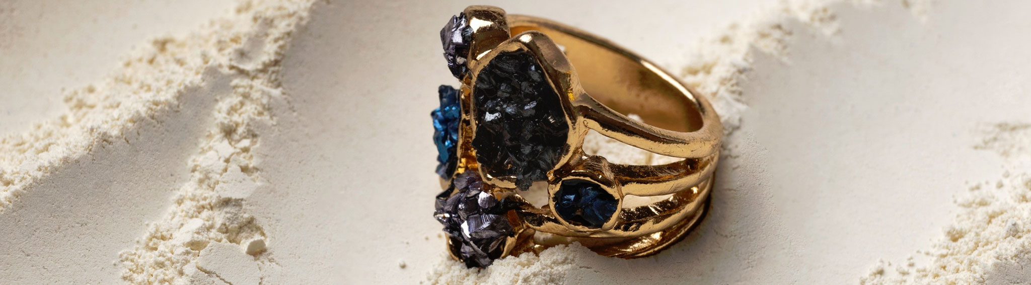 انگشتر طلا با جواهر