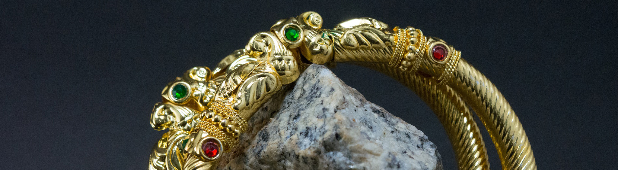 حلقه طلا دور سنگ